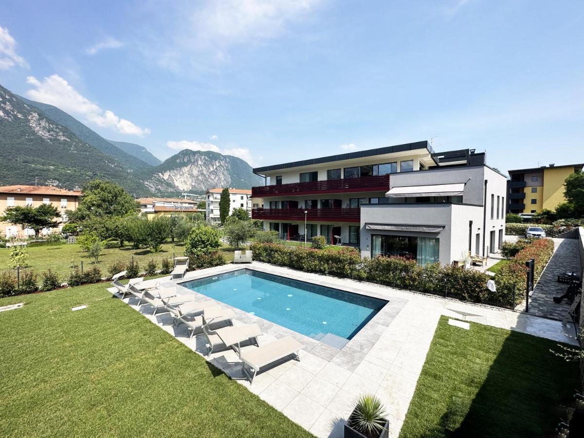 Zangirolami - Luxury Garden And Balcony Apartment *